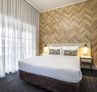 Nightcap at Sylvania Hotel