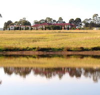 Noble Willow Studio Lovedale. Spacious with views and pool - Kalgoorlie Accommodation