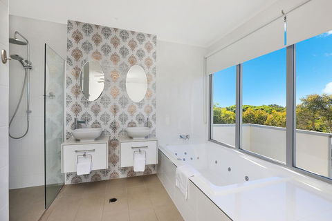 NORTHSHOR- ULTIMATE BEACH HOUSE - Kalgoorlie Accommodation 3