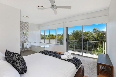NORTHSHOR- ULTIMATE BEACH HOUSE - Kalgoorlie Accommodation 2