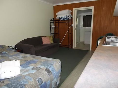 Oakridge Motel Tourist Park - Kalgoorlie Accommodation 0