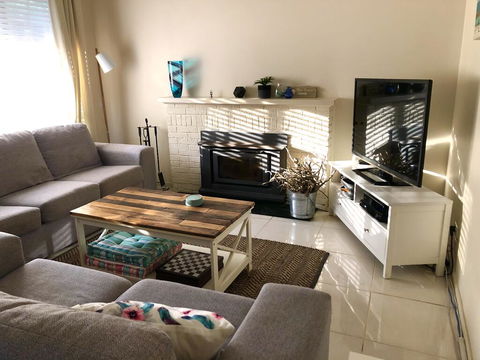 Ocean Beach Cottage - Kalgoorlie Accommodation 3