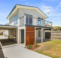Ocean Chill 10 Minutes Drive to Phillip Island Pet Friendly Family Home Sleeps 8 - Kalgoorlie Accommodation