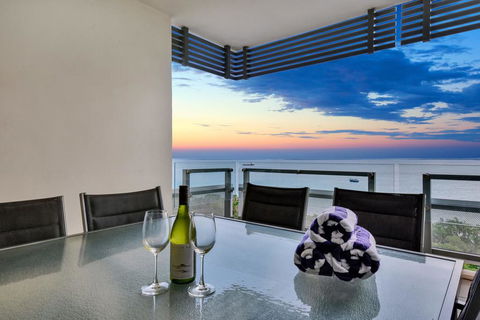 Oceana Darwin Central Oceanfront 3 Bedroom 2 Lounge Room Pool Gym Tennis Court Sleeps 9 - Kalgoorlie Accommodation 0