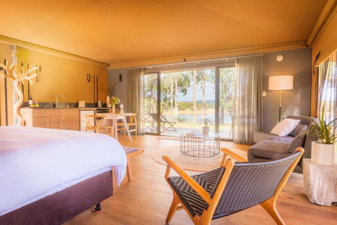 Olio Bello Lakeside Glamping - Kalgoorlie Accommodation 1