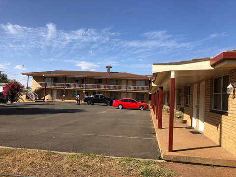 OVERLANDER MOTOR LODGE - Kalgoorlie Accommodation 0