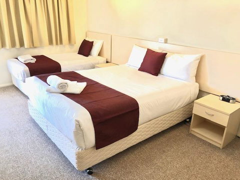 OVERLANDER MOTOR LODGE - Kalgoorlie Accommodation 1