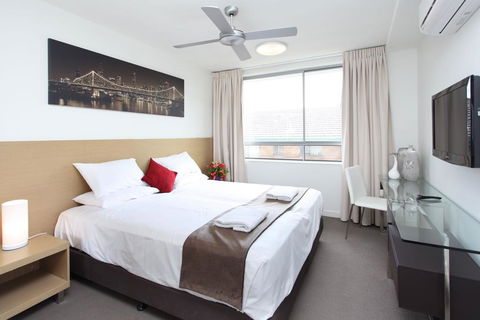 PA Apartments - Kalgoorlie Accommodation 1