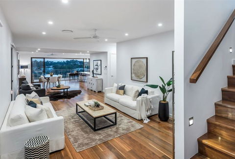 Panoramic Views Villa Birdwood Terrace 4 Bedroms - Toowong - Kalgoorlie Accommodation 3