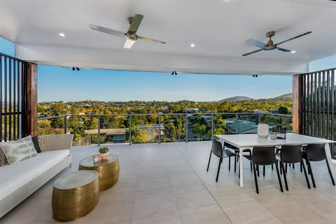 Panoramic Views Villa Birdwood Terrace 4 Bedroms - Toowong - Kalgoorlie Accommodation 2