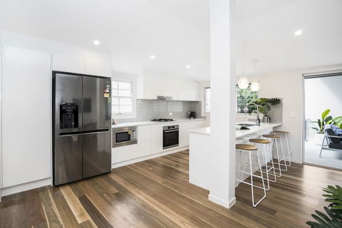 Park Avenue Terrace House Sleeps 9 - Kalgoorlie Accommodation 0