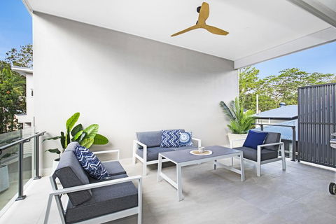 Park Avenue Terrace House Sleeps 9 - Kalgoorlie Accommodation 2