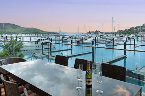 Pavillion 3 Absolute Waterfront 4 Bedroom 2 Lounge Room Plunge Pool + Golf Buggy - Kalgoorlie Accommodation 1