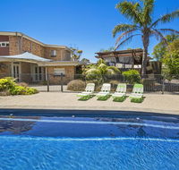 Paw Up Luxury Villa in Rye - Kalgoorlie Accommodation
