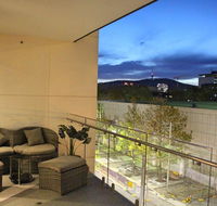 Perfectly Located Modern Apartment - Canberra CBD - Kalgoorlie Accommodation