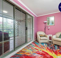 Pet Friendly Home - Pool  Parking - Tennis Court - Kalgoorlie Accommodation