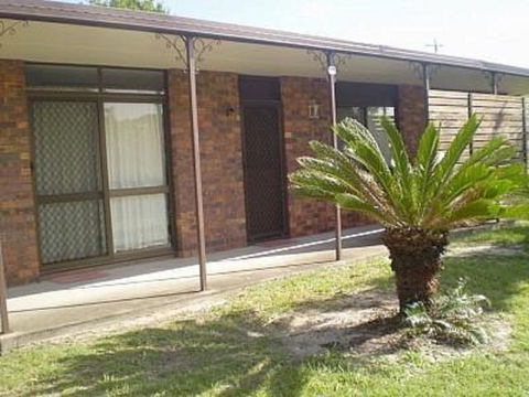 Pet Friendly Lowset Home With Room For A Boat, Wattle Ave, Bongaree - Kalgoorlie Accommodation 0