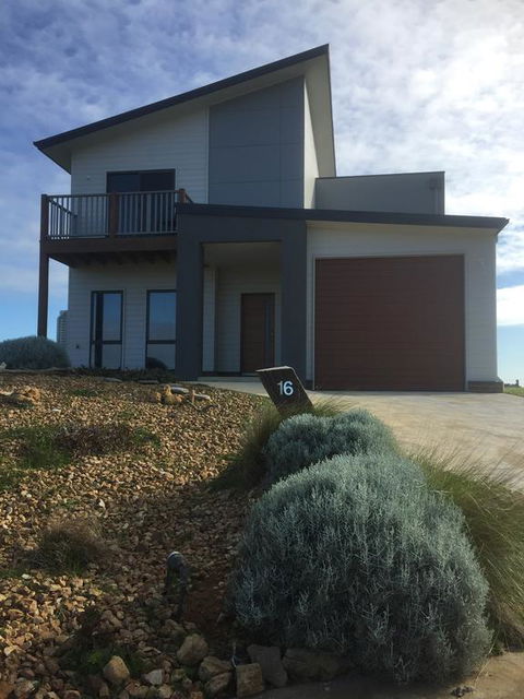 Peterborough Getaway - Kalgoorlie Accommodation 0