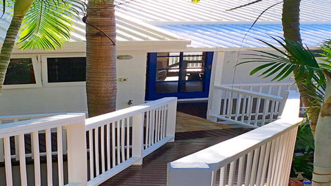 Pineapple House Whitsundays - Kalgoorlie Accommodation 3