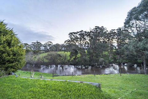 Platypus Waters B&B - Kalgoorlie Accommodation 3