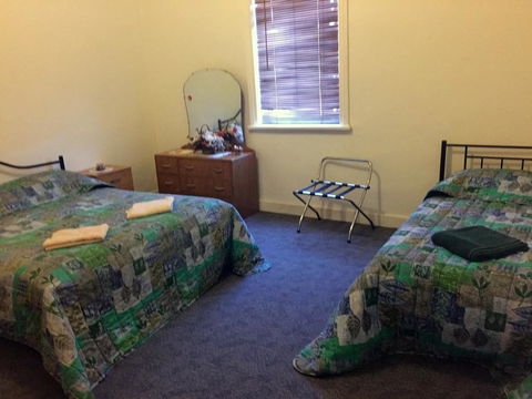Port Wakefield Cottages - Kalgoorlie Accommodation 1