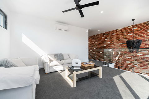 Portrush Luxury B&B - Kalgoorlie Accommodation 2