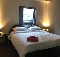 Private Room King Bed Heart Of Melbourne - Kalgoorlie Accommodation