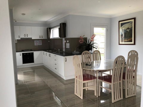 Private Studio - Kalgoorlie Accommodation 1