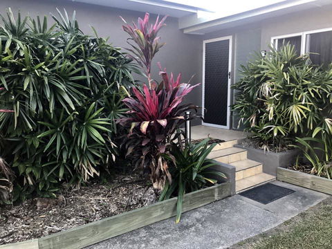 QUIRKY QUEENSLANDER 6 BEDROOM HOME - Kalgoorlie Accommodation 1