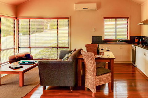 Rainbow Trail Chalets - Kalgoorlie Accommodation 1