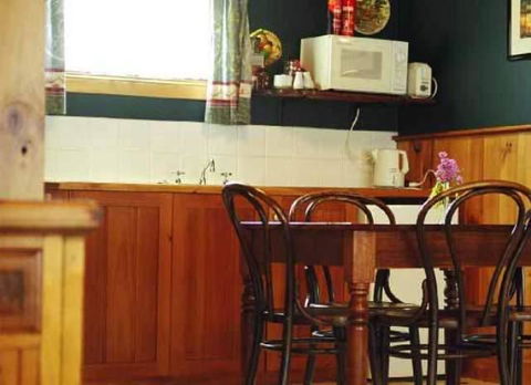 Red Brier Cottage Accommodation - Kalgoorlie Accommodation 2