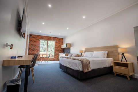 Red Waratah Accommodation - Kalgoorlie Accommodation 2
