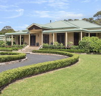 Reign Manor - large group accommodation - Kalgoorlie Accommodation