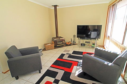 Relax And Unwind In Badgee - Kalgoorlie Accommodation 0