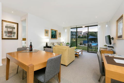 Relax At 54 - Kalgoorlie Accommodation 0