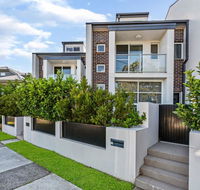 Relax in a Spacious  Modern Townhouse in Asquith - Kalgoorlie Accommodation