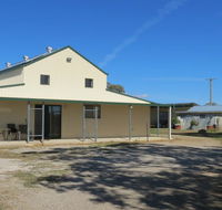 RETRO FUNNY FARM - Kalgoorlie Accommodation