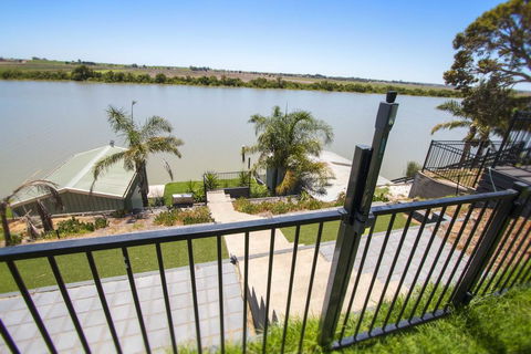 River Life - Kalgoorlie Accommodation 0