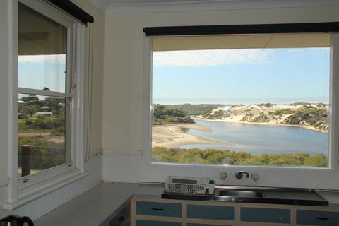 River Panorama Beach House - Kalgoorlie Accommodation 2