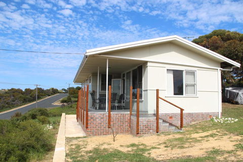 River Panorama Beach House - Kalgoorlie Accommodation 1
