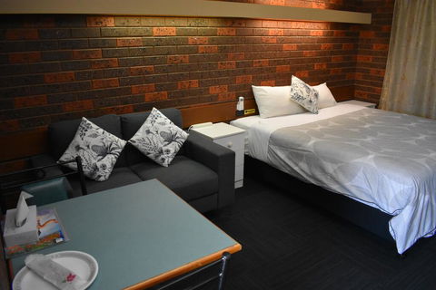 Riviana Motel - Kalgoorlie Accommodation 0