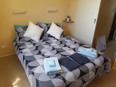 Rocks Retreat Cabin 3 - Lobster - Kalgoorlie Accommodation 1