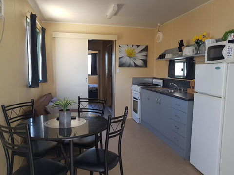 Rocks Retreat Cabin 3 - Lobster - Kalgoorlie Accommodation 0