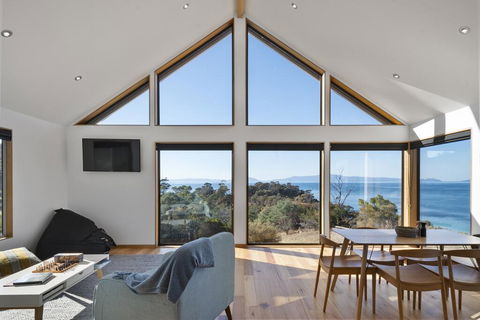 Rocky Ridge - L'Abode Accommodation - Kalgoorlie Accommodation 1