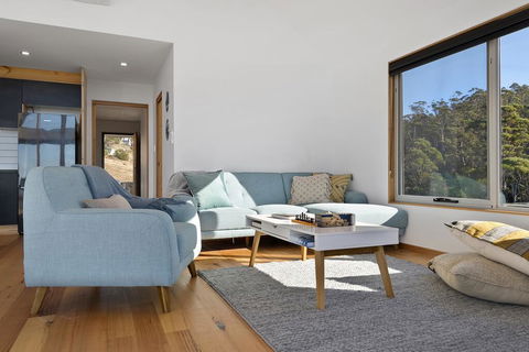 Rocky Ridge - L'Abode Accommodation - Kalgoorlie Accommodation 2