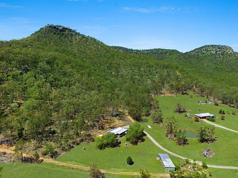 Rosa Estate In Broke - Two 3br House In Walking Distance To Cellar Doors - Kalgoorlie Accommodation 2