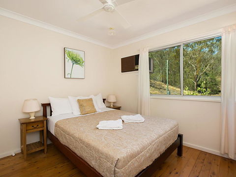 Rosa House In Broke, 4br House In Walking Distance To Cellar Doors - Kalgoorlie Accommodation 2