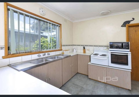 Rosebud Beachhouse Across From Beach - Kalgoorlie Accommodation 1