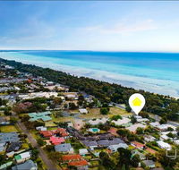 Rosebud Beachhouse Across from Beach