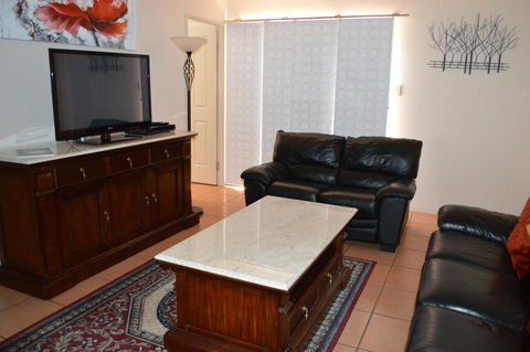 Ruthmor Villas - Kalgoorlie Accommodation 0
